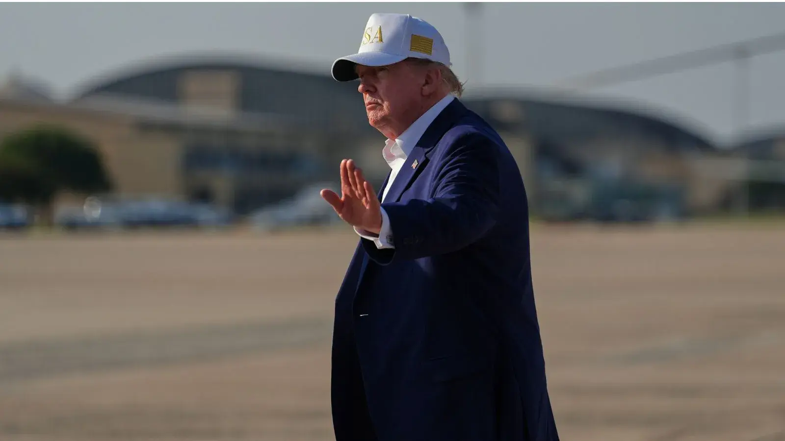 Trump cools war talk as Hormuz deal stalls, keeping oil markets jittery